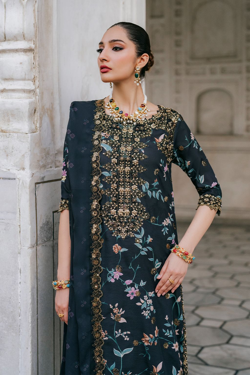 iznik MOST DEMANDING EDITION  03PCS UNSTITCHED SUIT